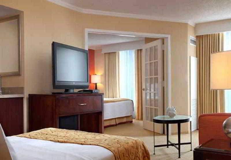 Chicago Marriott Suites O'Hare Rosemont Exterior photo