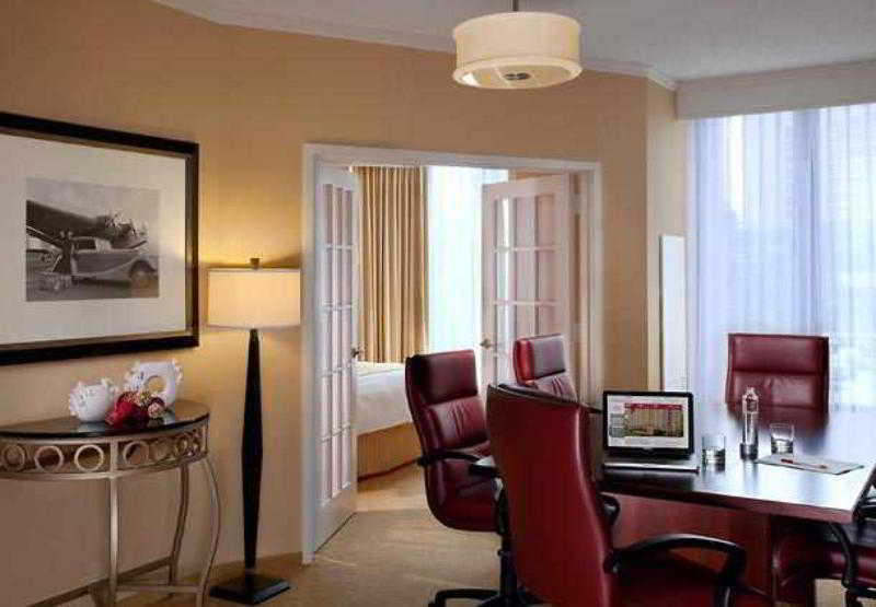 Chicago Marriott Suites O'Hare Rosemont Exterior photo