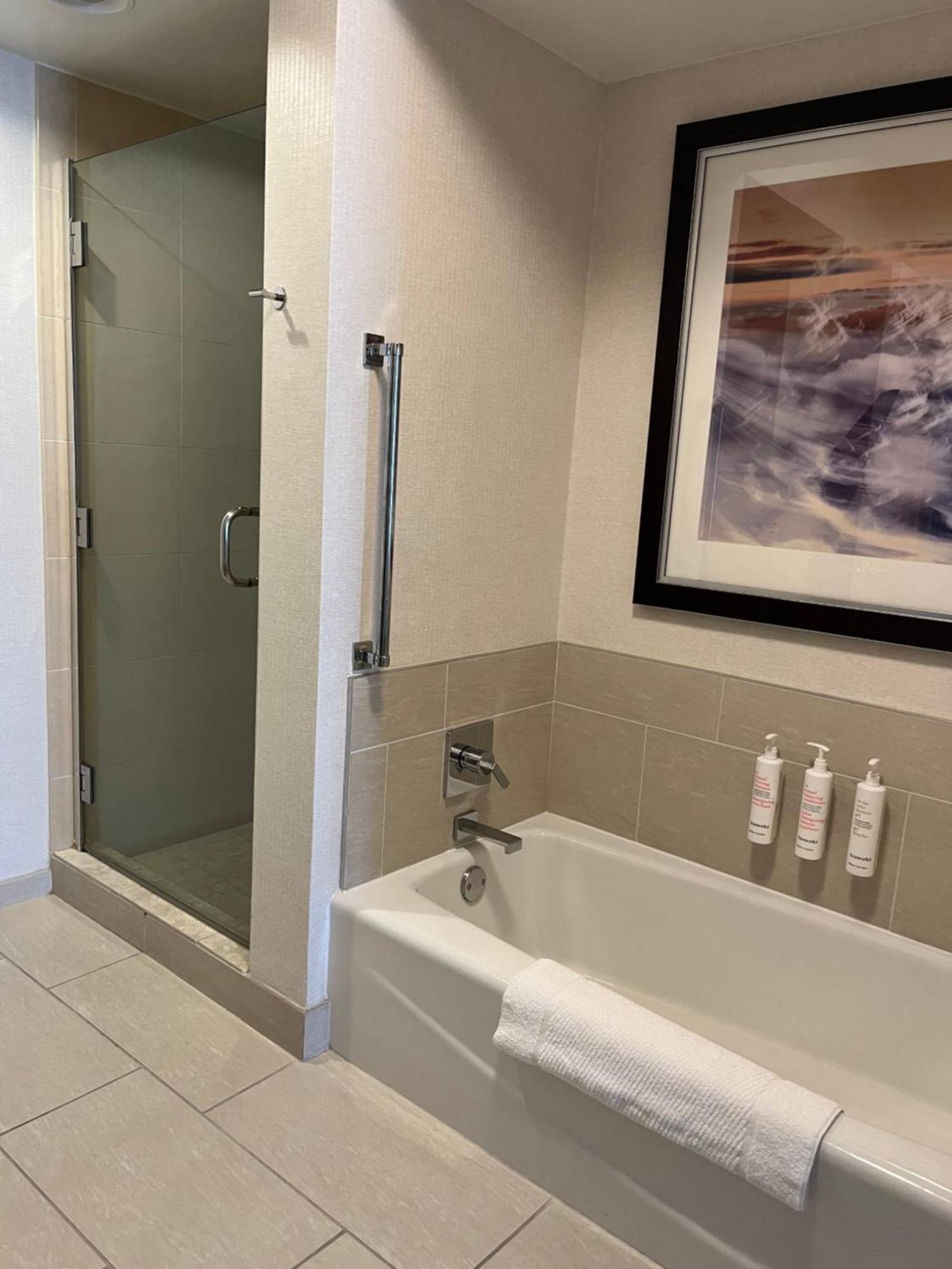 Chicago Marriott Suites O'Hare Rosemont Exterior photo
