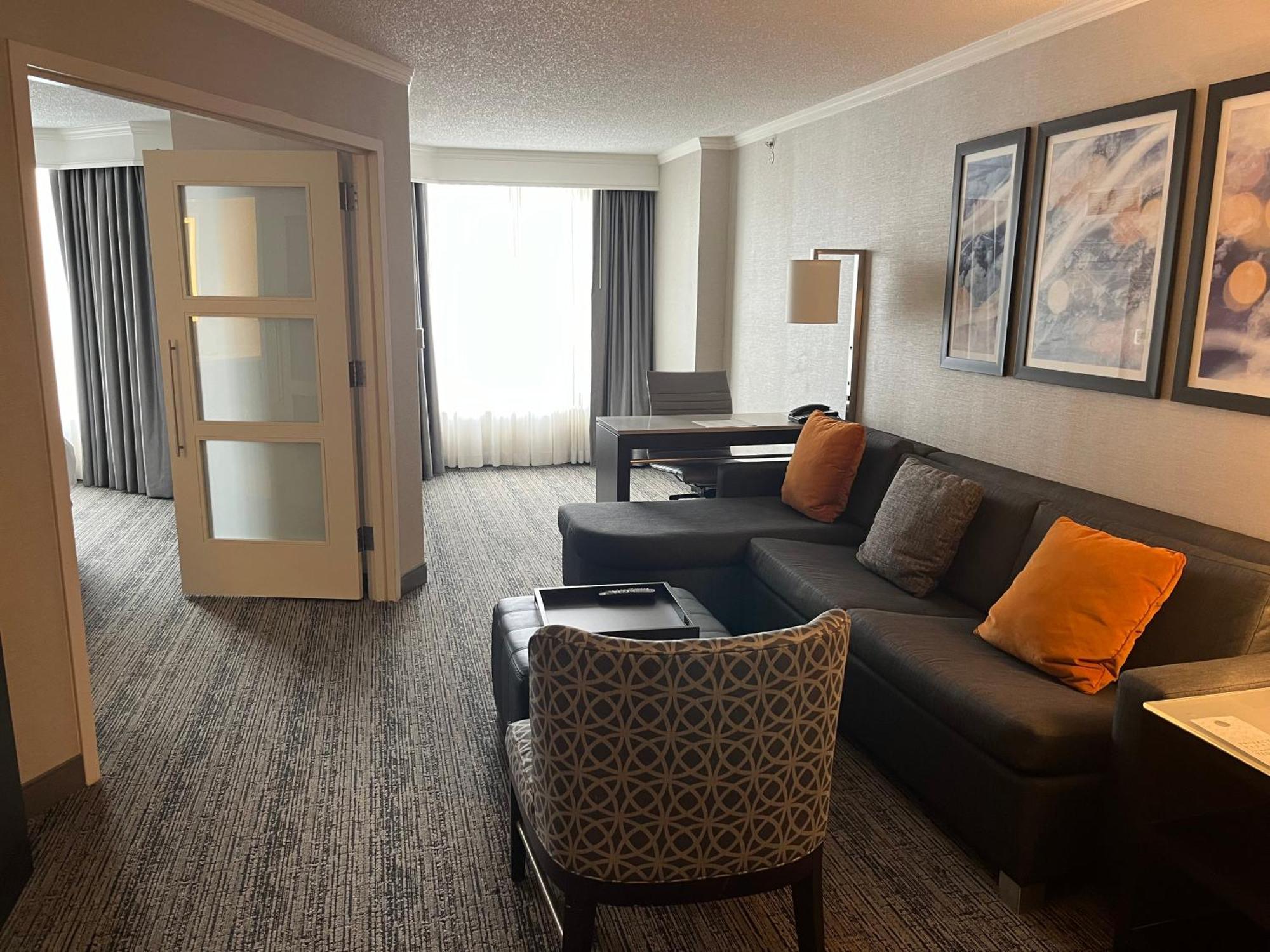 Chicago Marriott Suites O'Hare Rosemont Exterior photo
