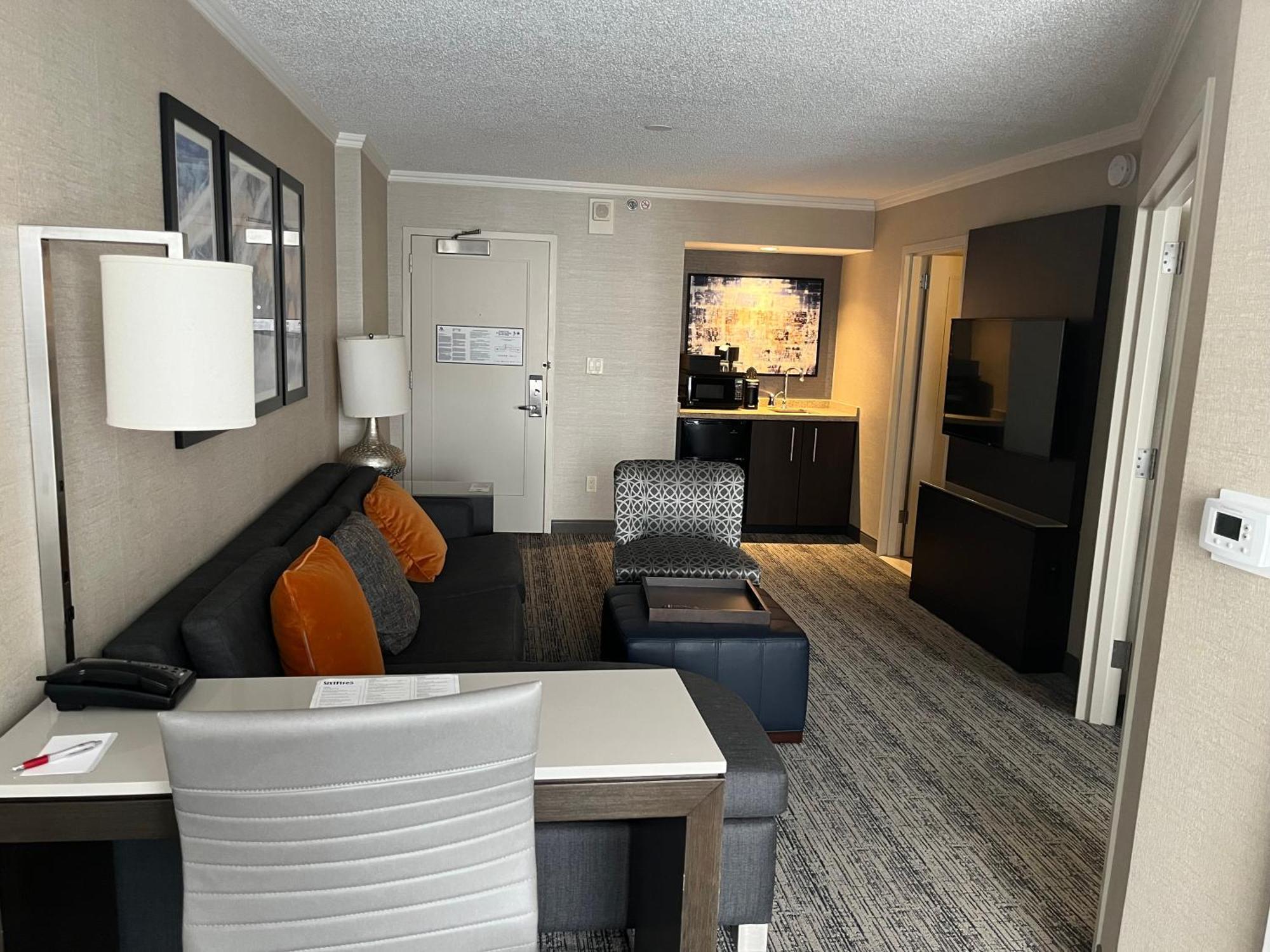 Chicago Marriott Suites O'Hare Rosemont Exterior photo