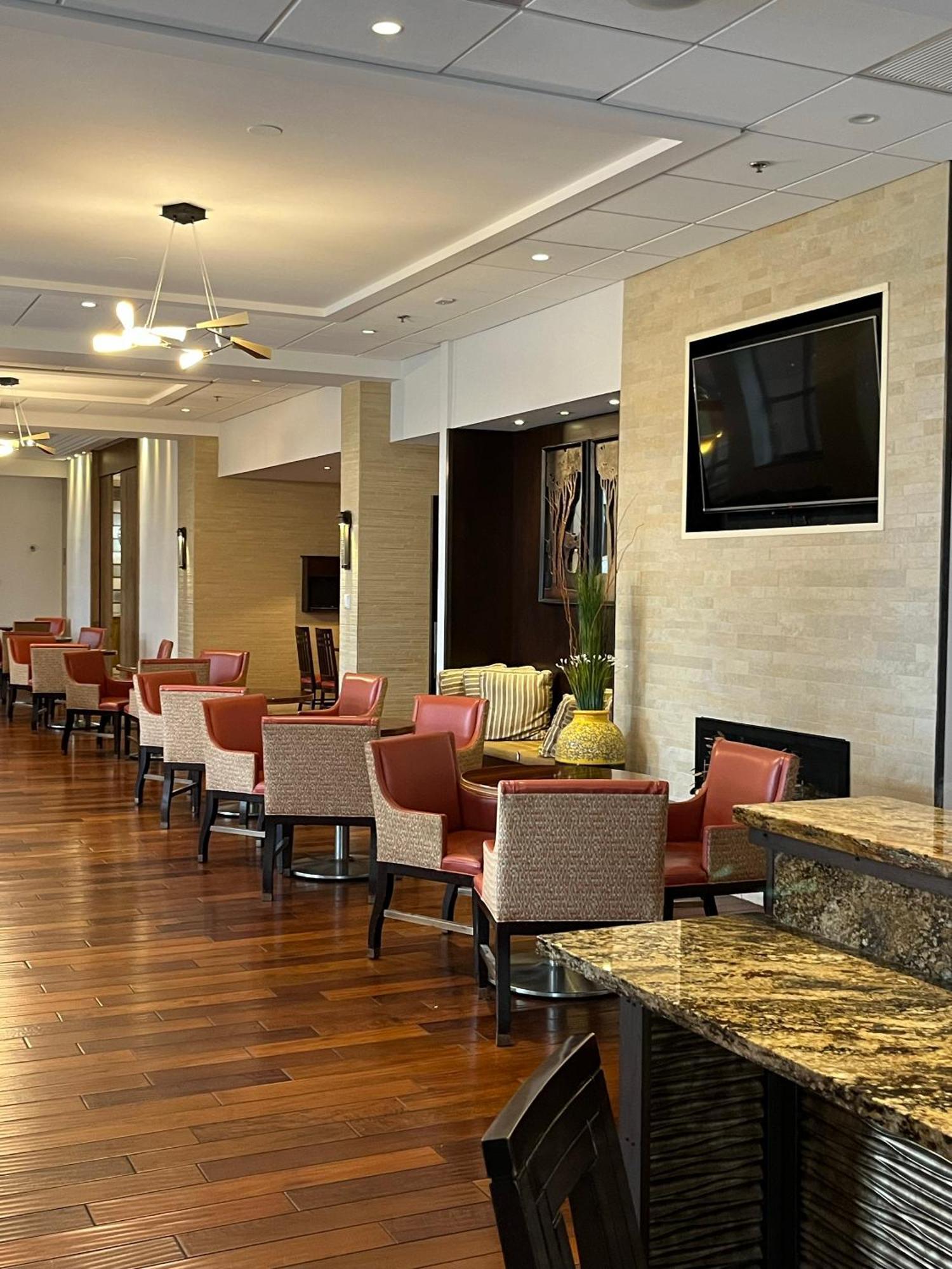 Chicago Marriott Suites O'Hare Rosemont Exterior photo