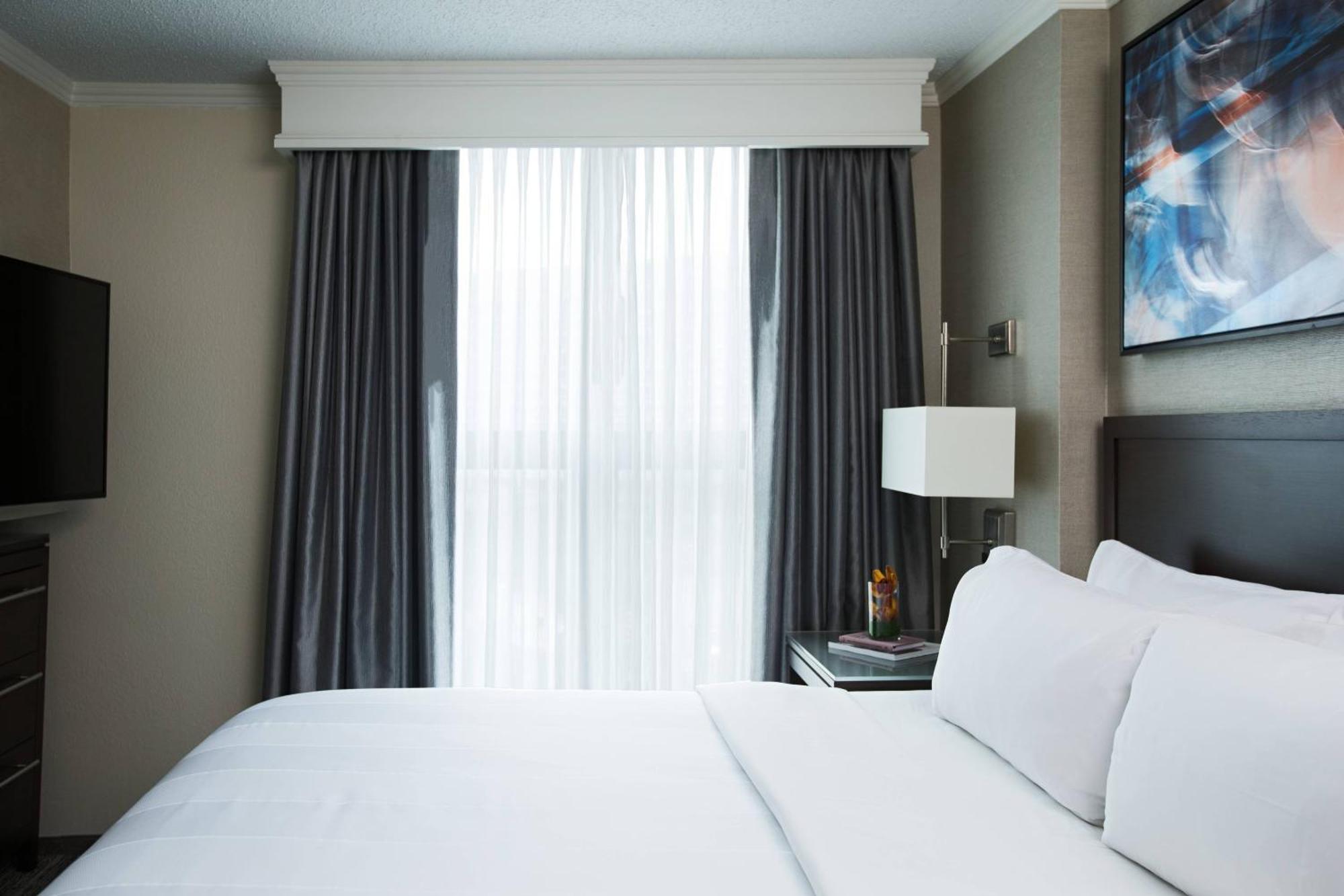 Chicago Marriott Suites O'Hare Rosemont Exterior photo