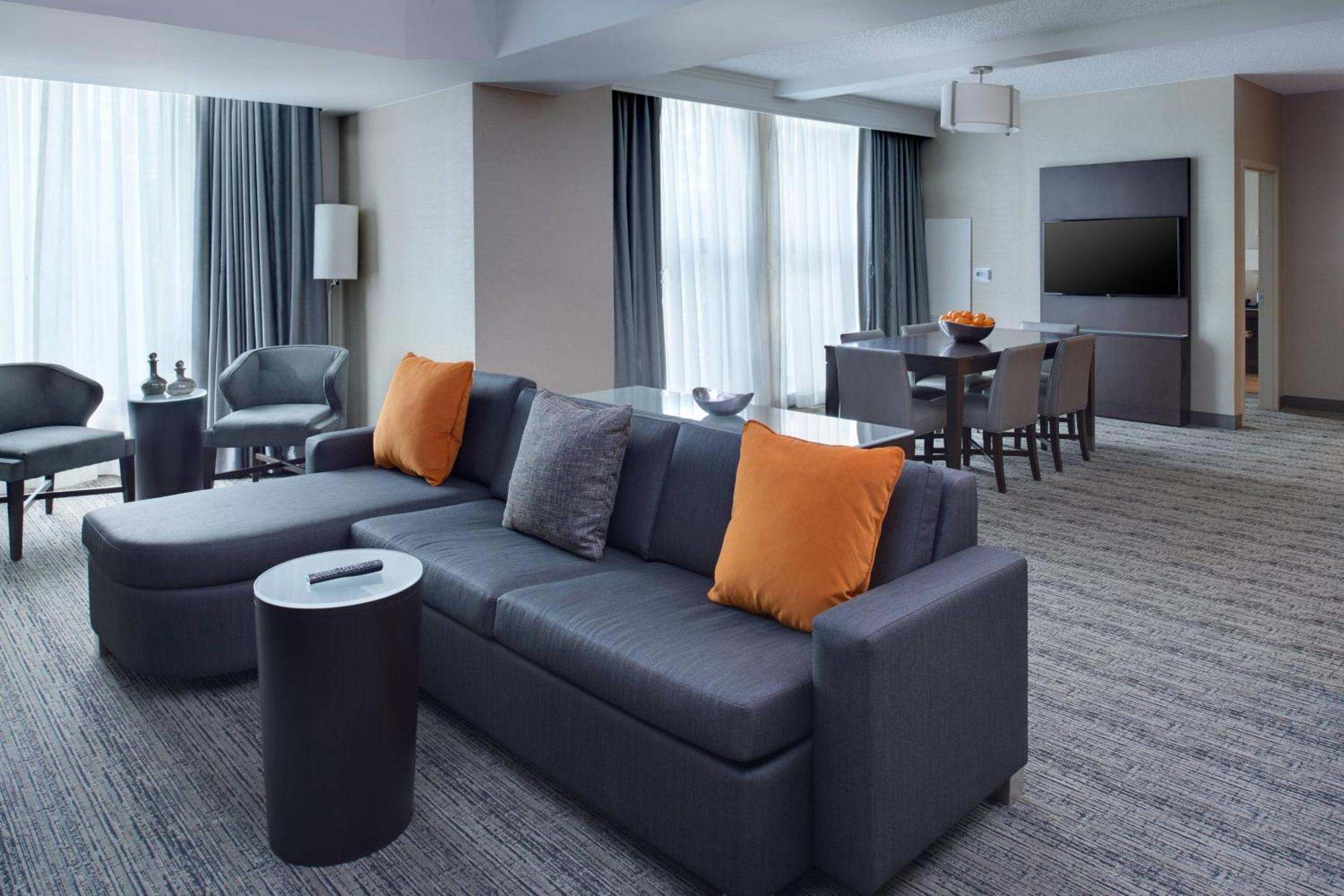 Chicago Marriott Suites O'Hare Rosemont Exterior photo