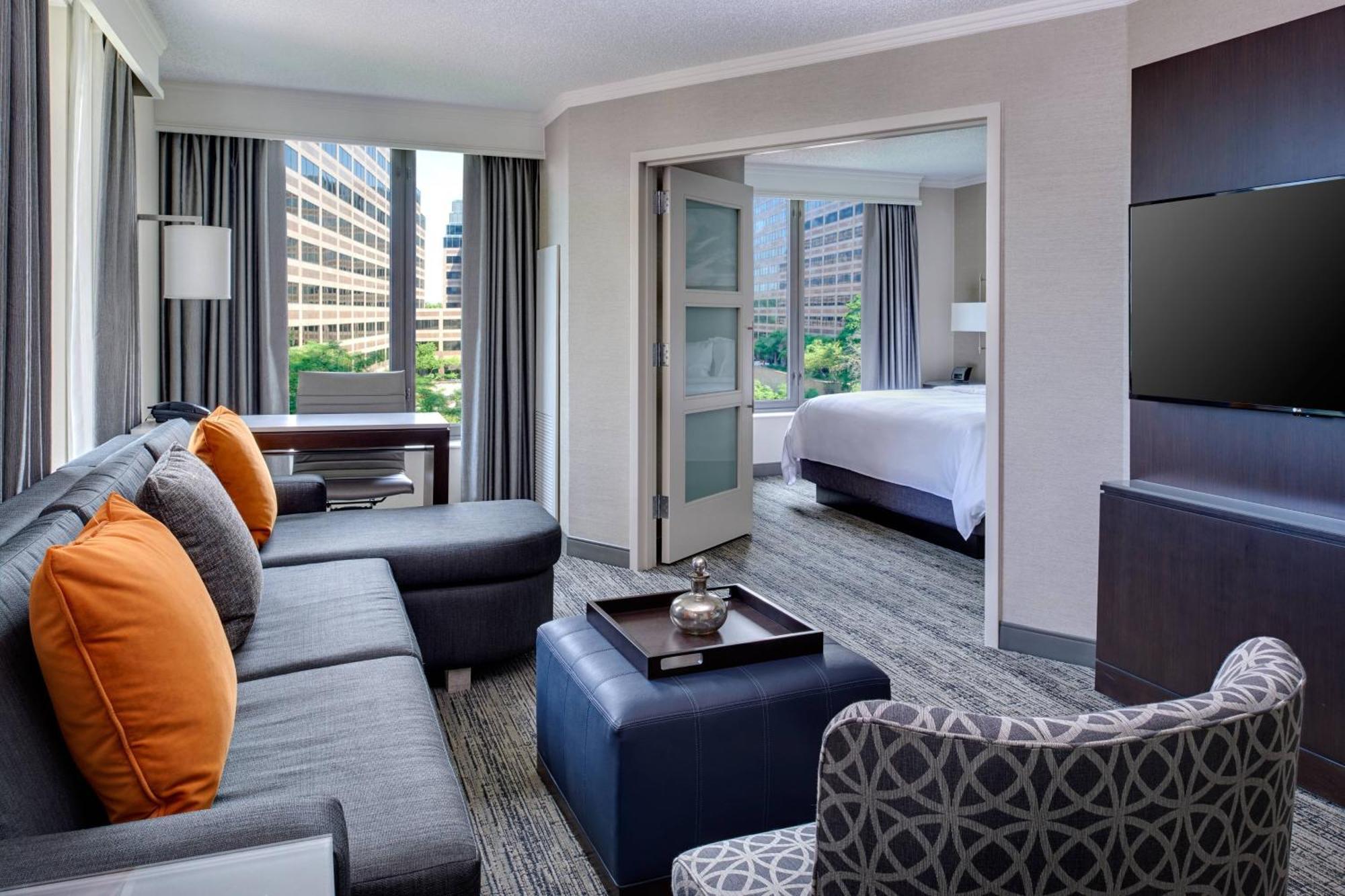 Chicago Marriott Suites O'Hare Rosemont Exterior photo