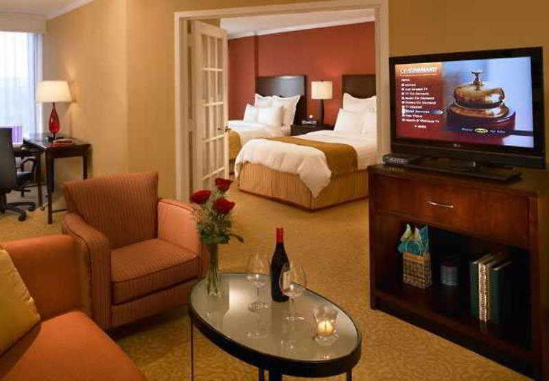 Chicago Marriott Suites O'Hare Rosemont Exterior photo