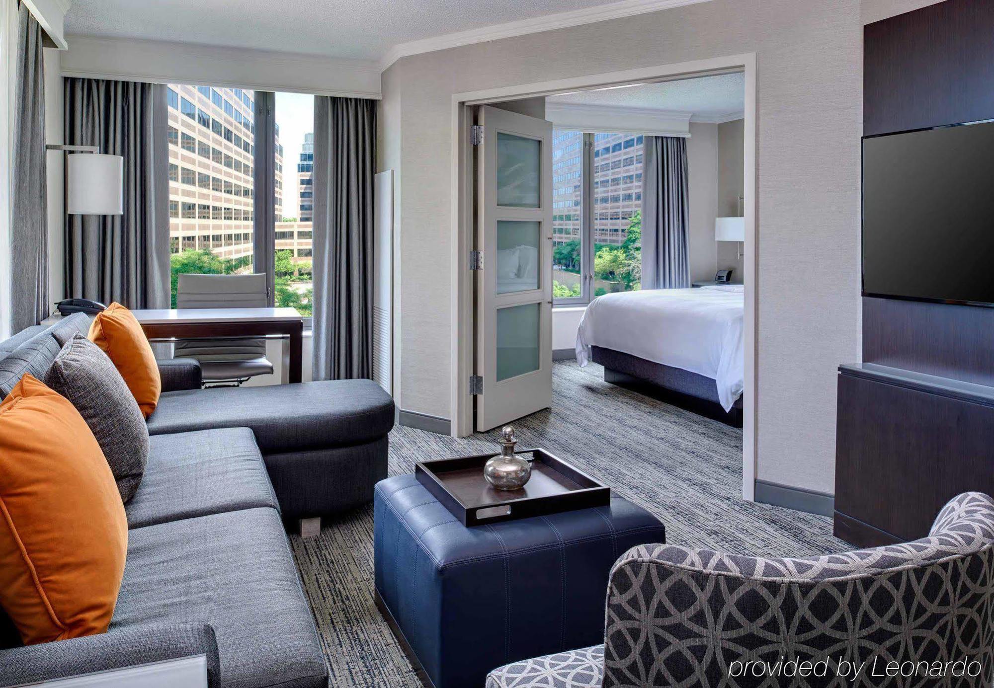 Chicago Marriott Suites O'Hare Rosemont Exterior photo